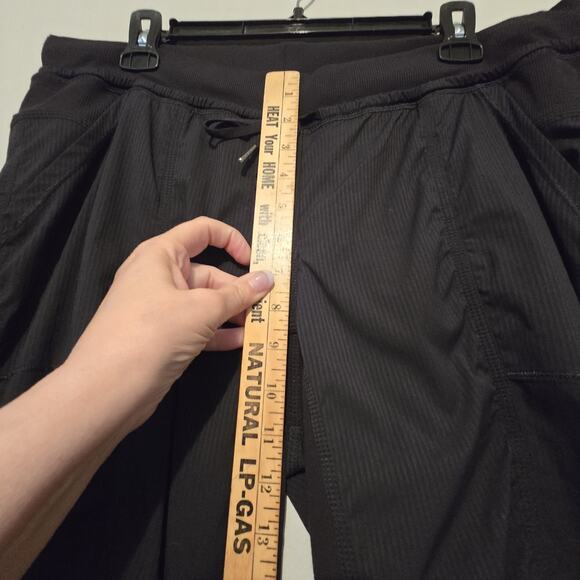 Lululemon Dance Studio Cropped Pants Womens Sz 12 Black Workout Athleisure - Picture 10 of 13